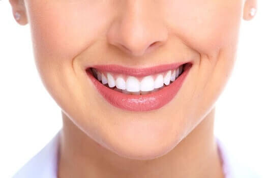 5 Great Tips to Naturally Clean Teeth
